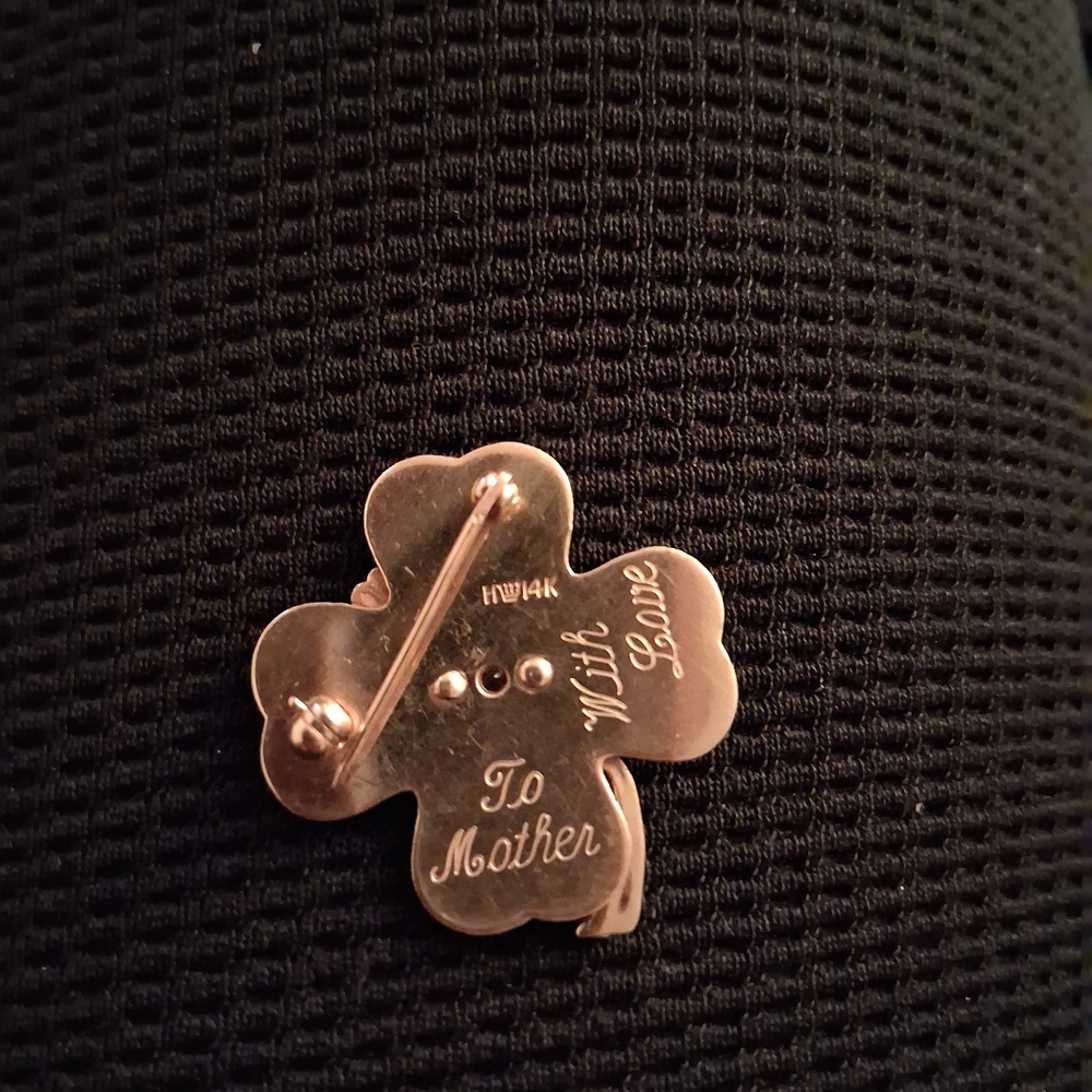 Elegant Gold Clover Brooch - Picture 2 of 7